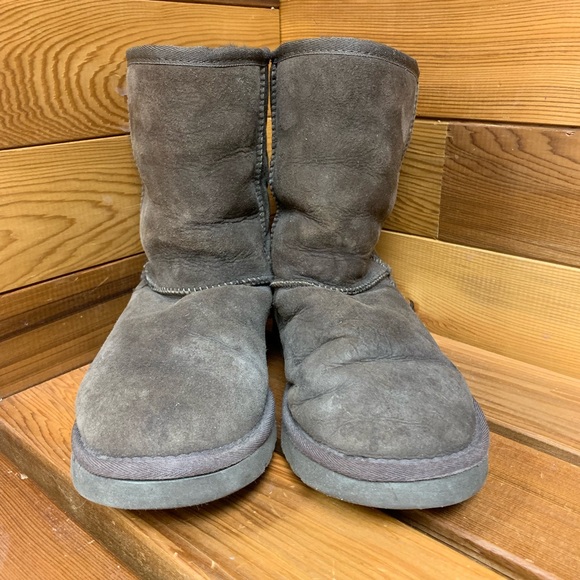 UGG Classic Short Sheepskin Brown Leather Boots - Picture 4 of 8